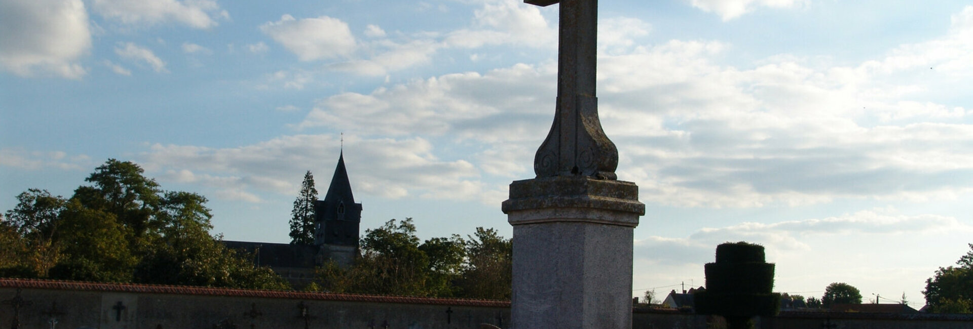 Cimetière et colombarium de Aschères-le-Marché (45) Loiret